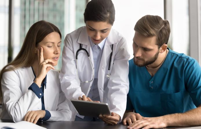 Professionnels de santé dans un hôpital